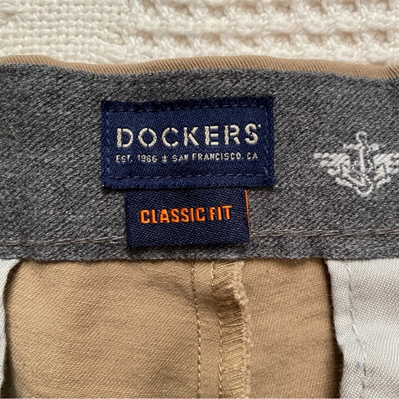 $10 or 2/$15 Men’s Khaki Dockers Classic Fit Pants Size W36 L32 - Picture 4 of 6